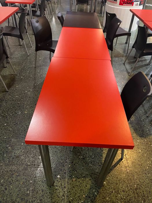 Mese moderne, solide – ideale pentru cafenele & fast-food