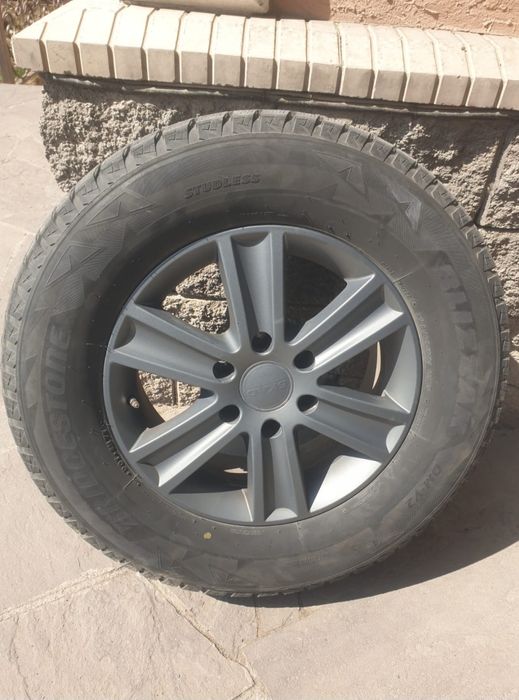 Продам диски с резиной Bridgestone