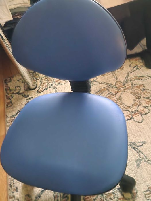 Vand set complet de mobilier pentru camera copilului