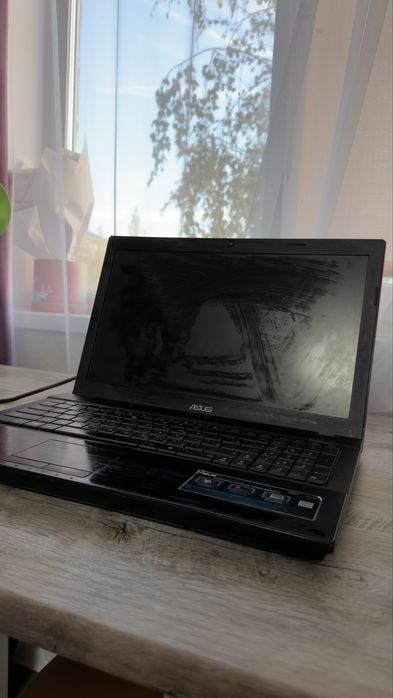 Ноутбук Asus в хорошем состоянии