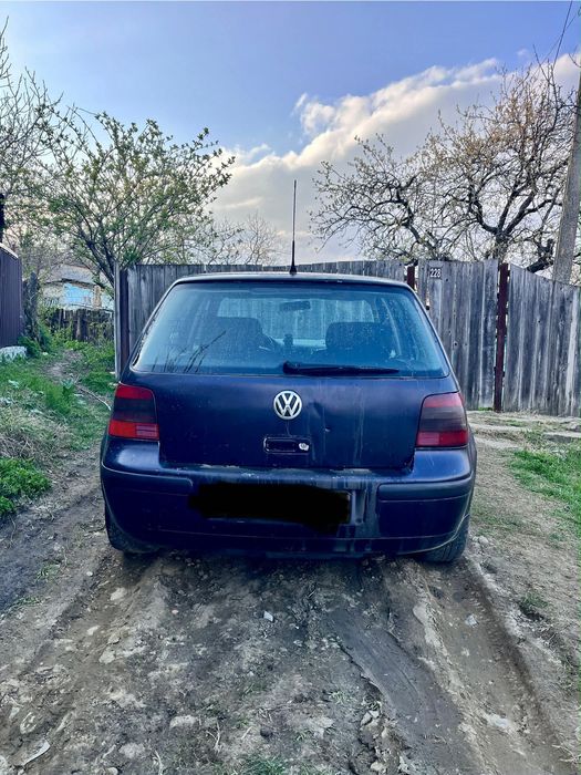 Mașină de vânzare golf 4