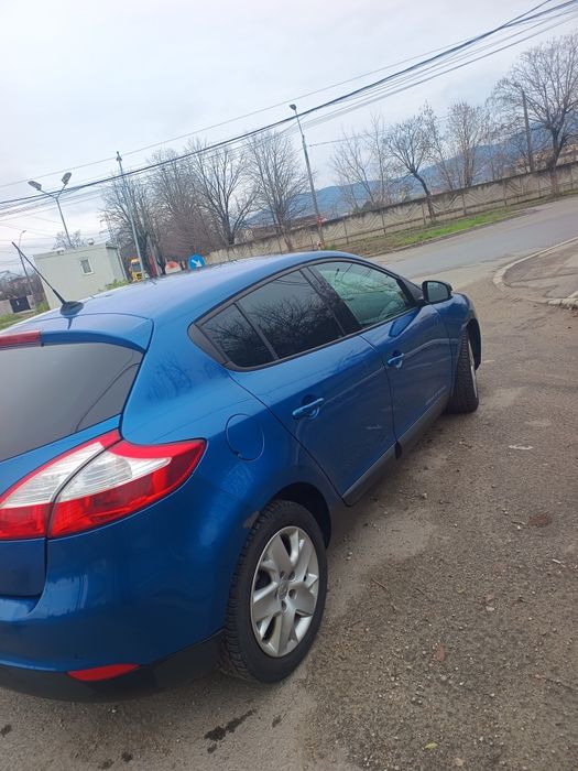 Vând mașină renault