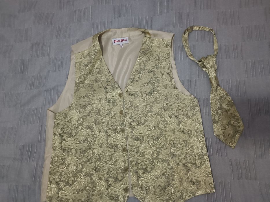 Vesta aurie pt costum