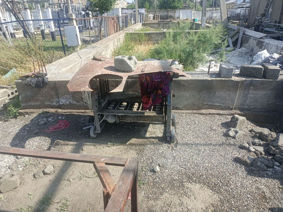 Шлакаблок  ускуналар мишалка1 та арава 2  колип 2 та  икк хил размерда