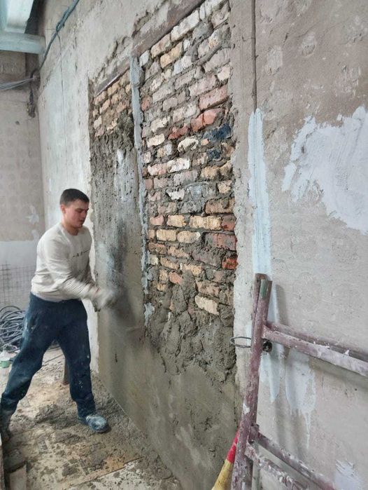 Бригада строителей в Караганде