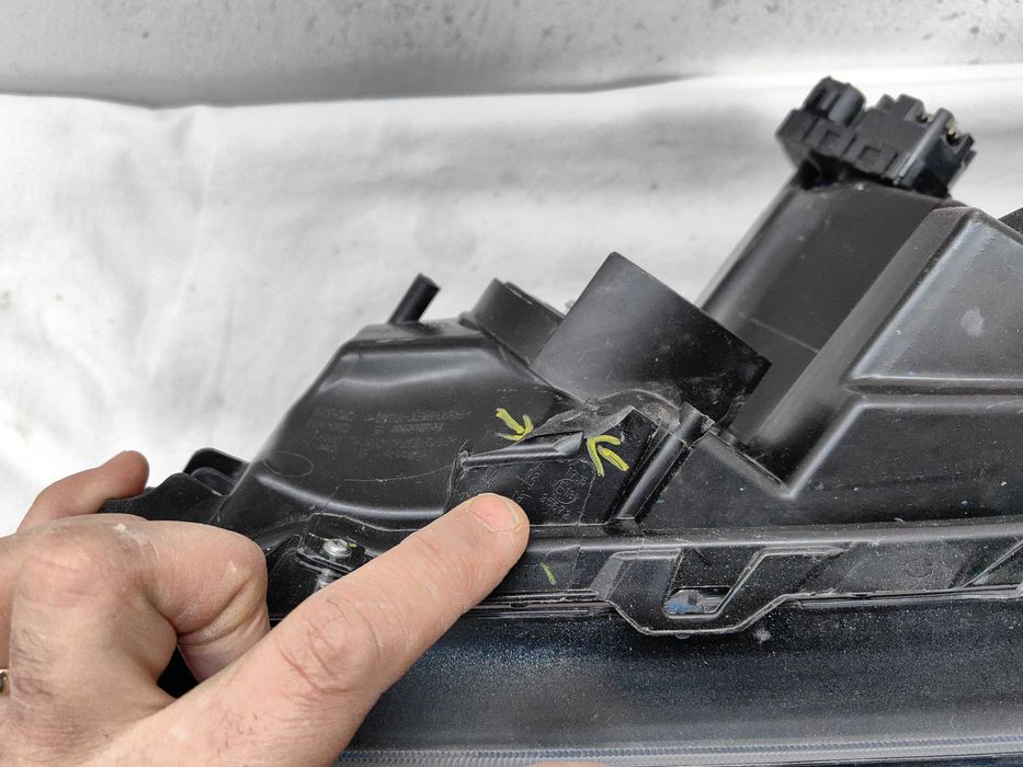 Оригинален фар Тойота  Toyota Hilux 2018