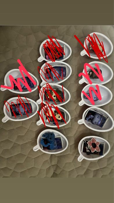 Фигурки очень странные дела