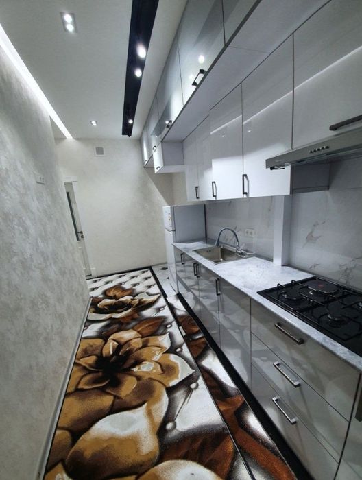 Сдаётся просторная 2-комнатная квартира возле метро Сергели.