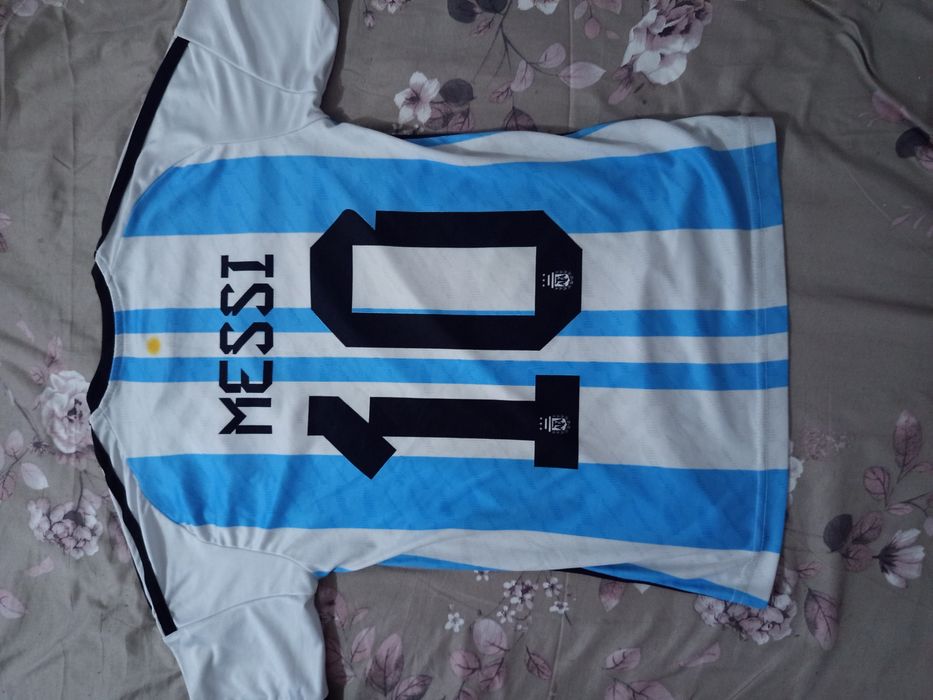 Tricou cu Messi de la cupa mondială 2022