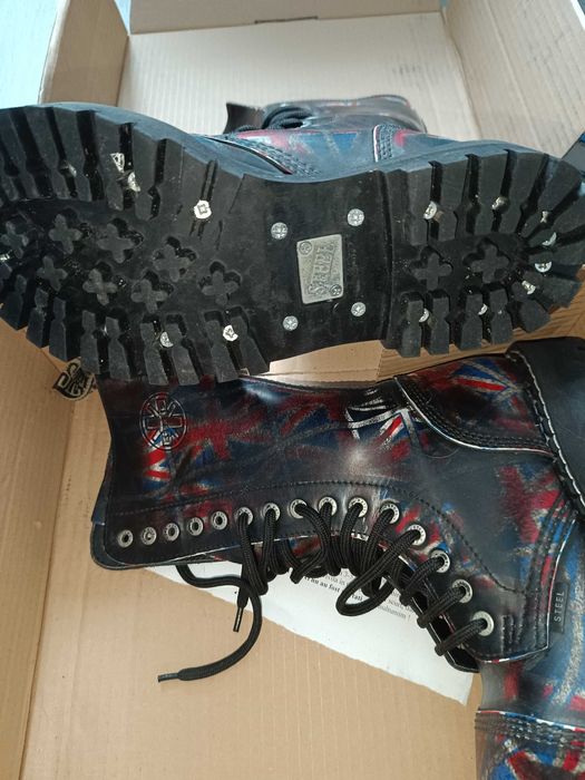 Vând ghete dama Steel