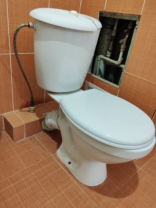 Ванна б/у с раковиной и унитазом