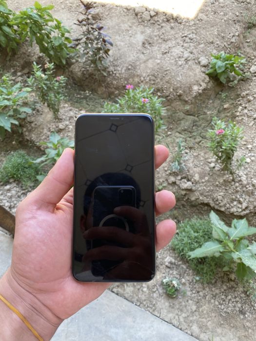 Iphone xs max.