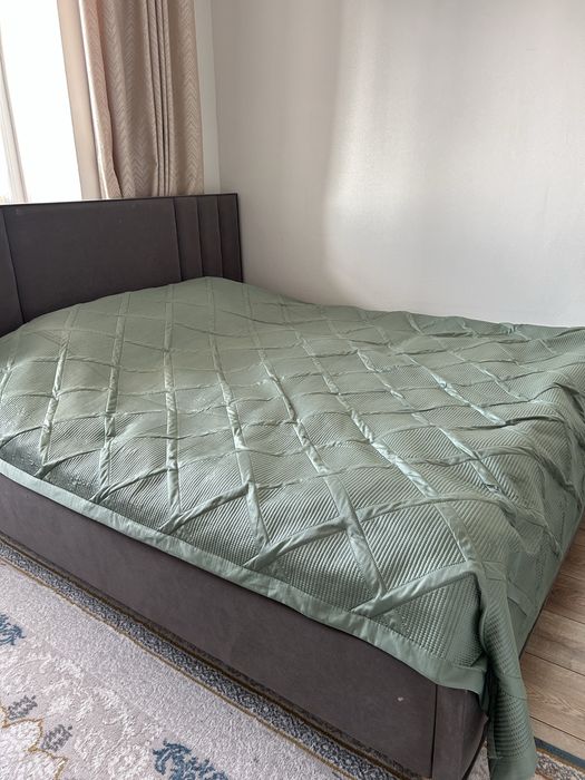 Спальный кровать