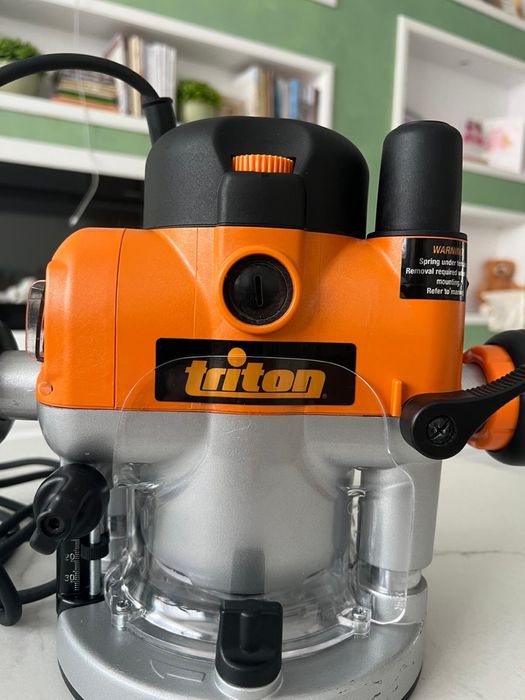 Freza lemn profesionala,2400W, maner multifunctional,1/2- 12 mm Triton