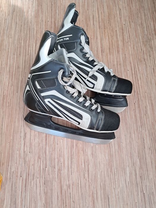 Коньки Канада продам недорого