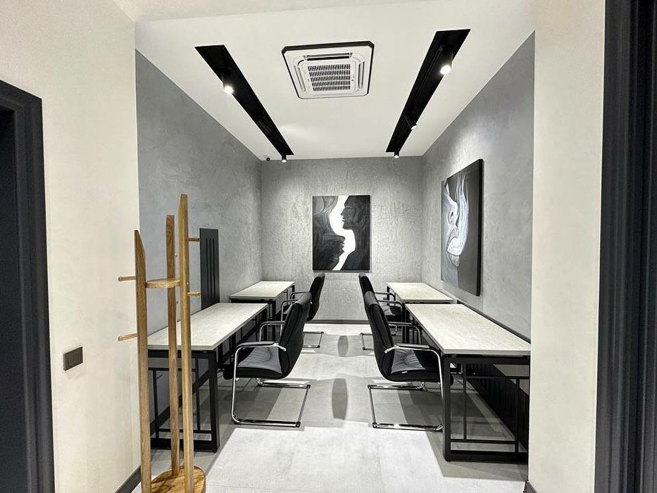 Продаётся офис 180 м² с арендатором, Ц-1