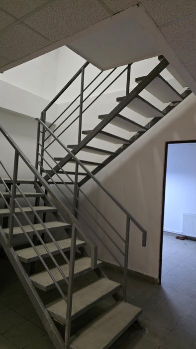 INCHIRIERE Depozit cu Birouri Parcare DN 65 zona Auchan Bradu