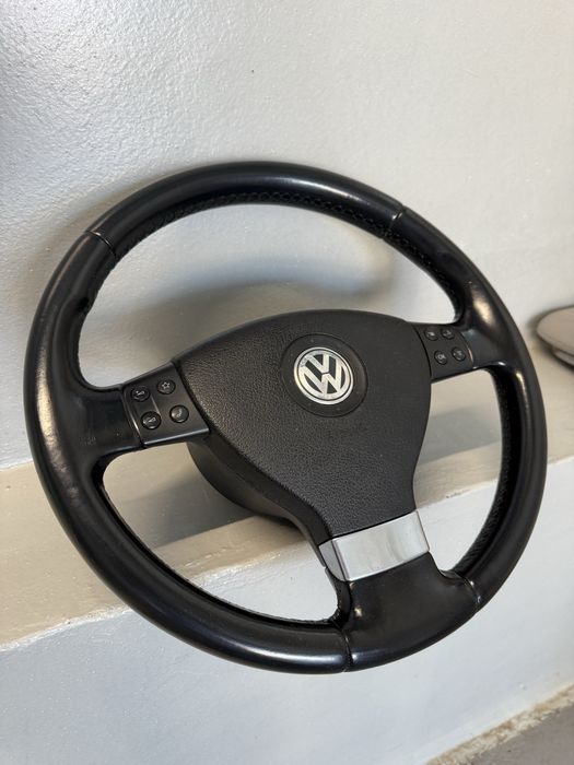 Трилъчев мулти волан за Vw Golf 5