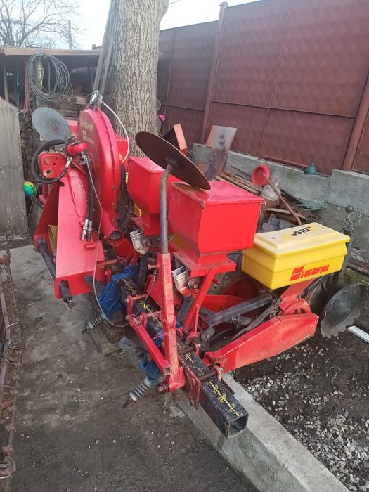 Vând semanatoare porumb unisem sicam