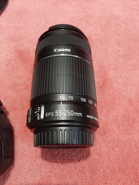 професионален фотоапарат Canon и трите леща