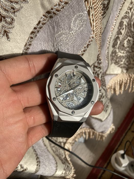 HUBLOT часы каче