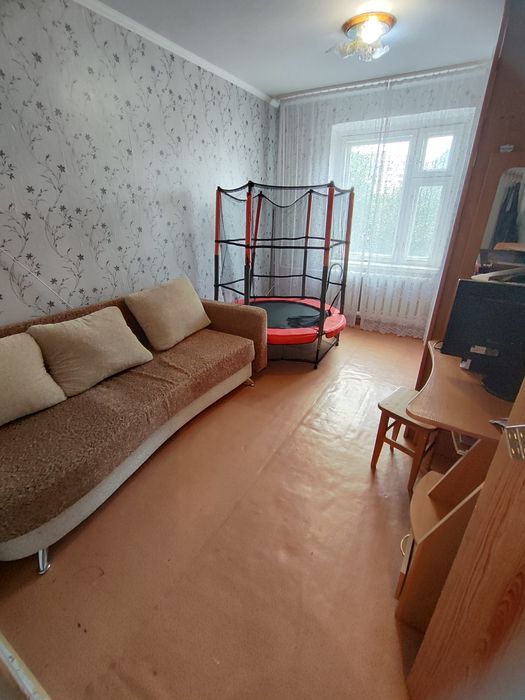 Продается 3-комн (7-30, 1 эт)