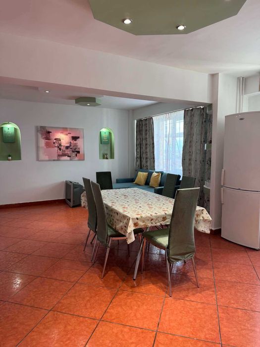 Inchiriez apartament 4 camere