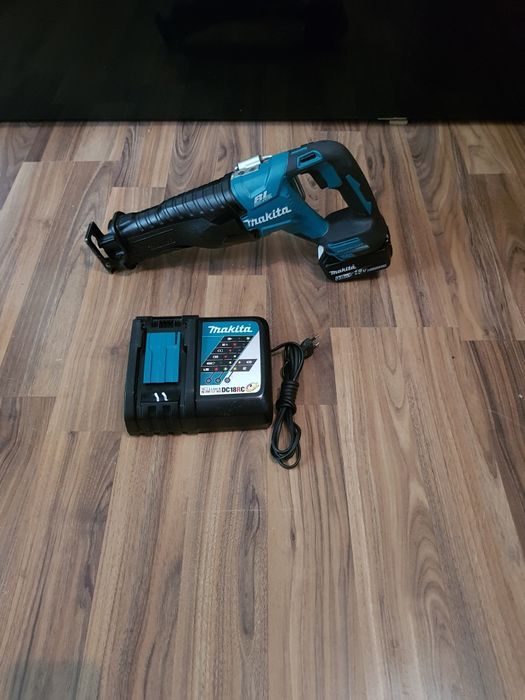 Fierăstrău sabie Makita Brushless