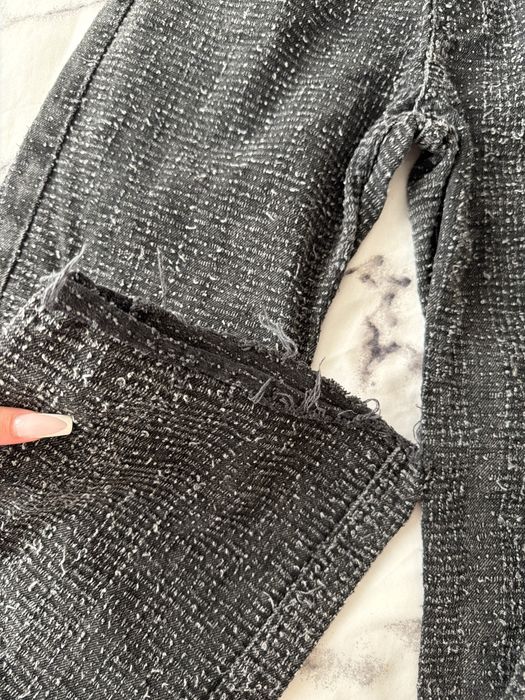 Дълги черни дънки,накъсан ефект, с широк крачол, закопувани от Little Black Dress