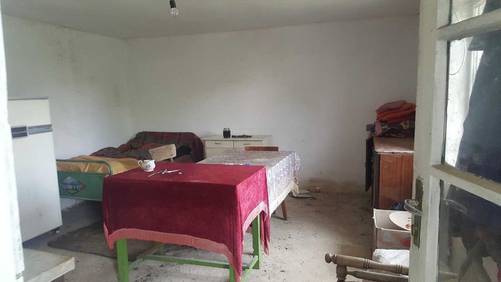 Продавам къща в село червенци