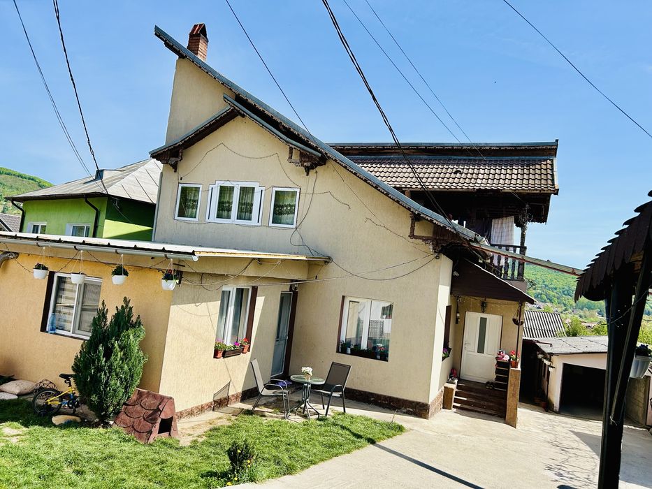 VÂND PROPRIETATE GENEROASĂ tip duplex, 1680 teren total.