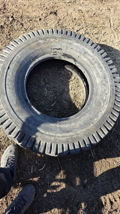 Продам резину на камаз