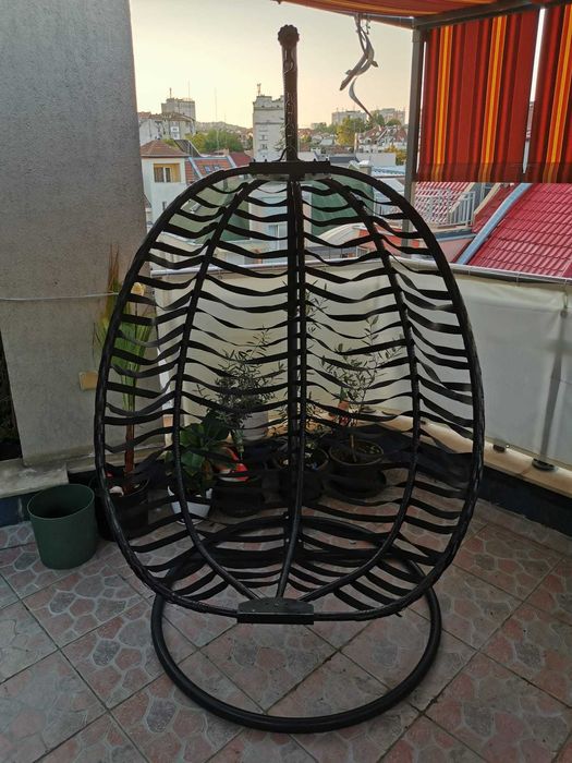 Градинска люлка тип яйце с текстилова оплетка