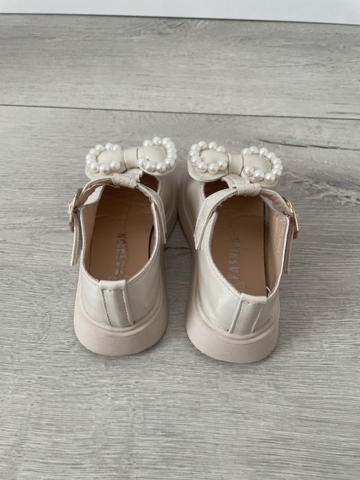 Обувки за момиче