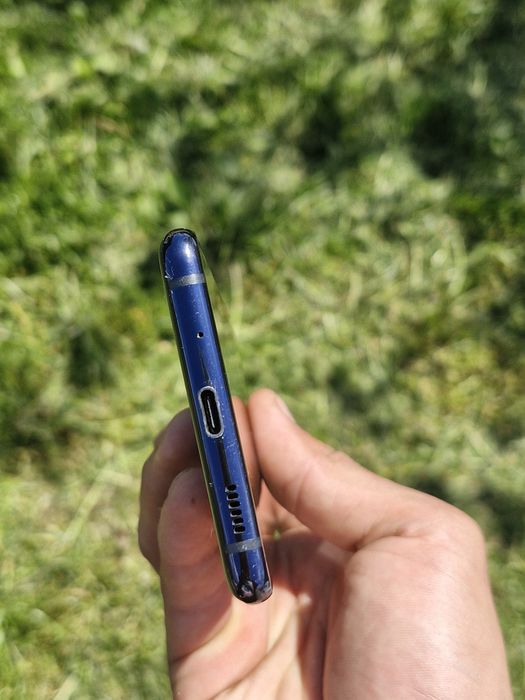 Samsung S20FE albastru