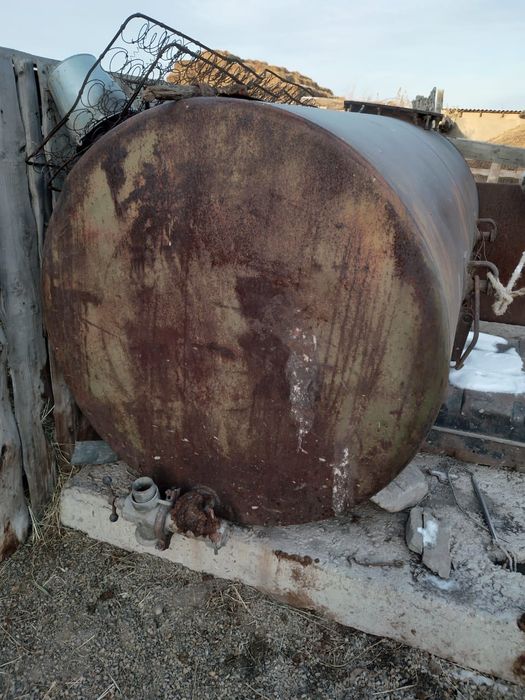 Продам бочку 6-7кубов