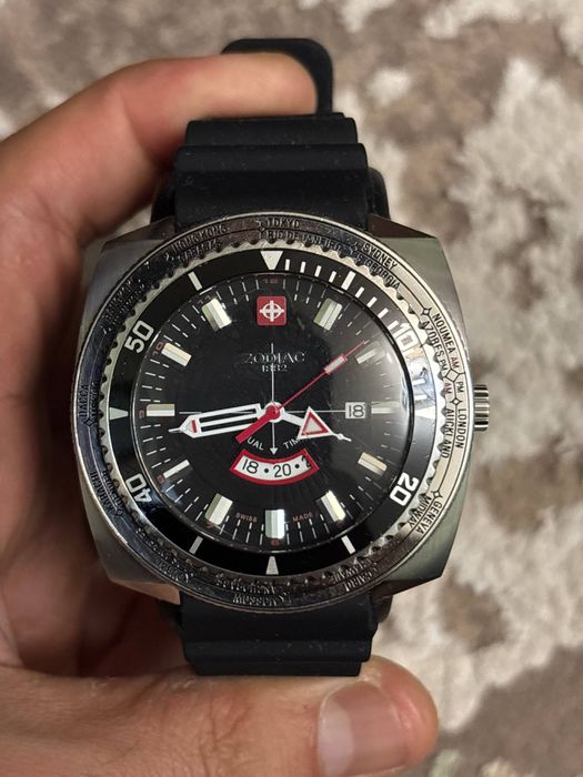 Продам мужские часы швейцарские Zodiac Super Sea Dragon Dual Time