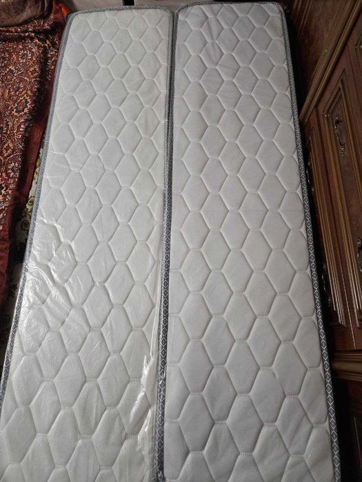 Матрас пружинный  белого цвета размер 0,5*2,0м