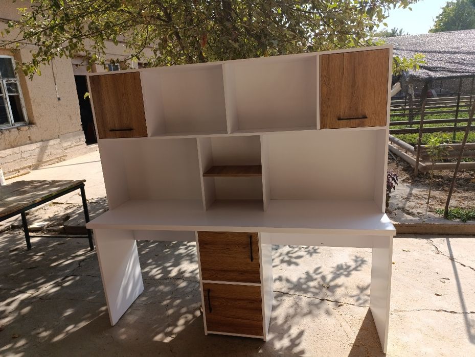 Письменный стол. Pismeniy parta