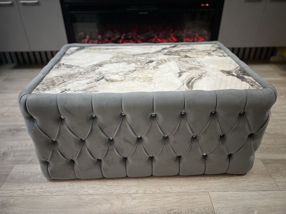 Set canapea extensibila, fotolii si masuta