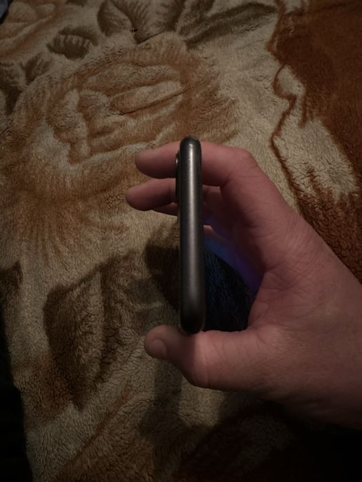 Продам  Iphone 11 память 64 гб