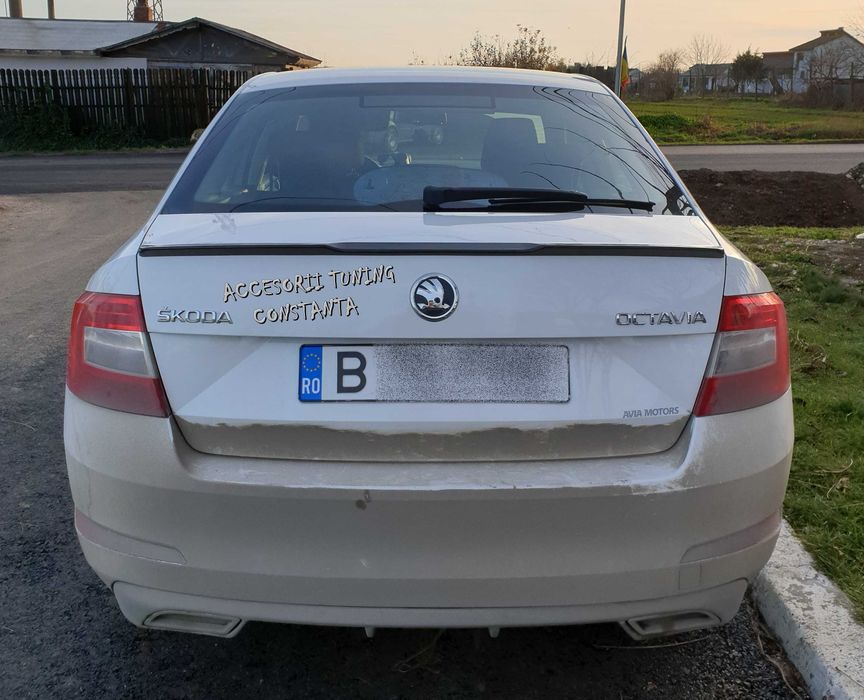 Eleron Portbagaj - Skoda Octavia 3 M4 Design Negru Lucios