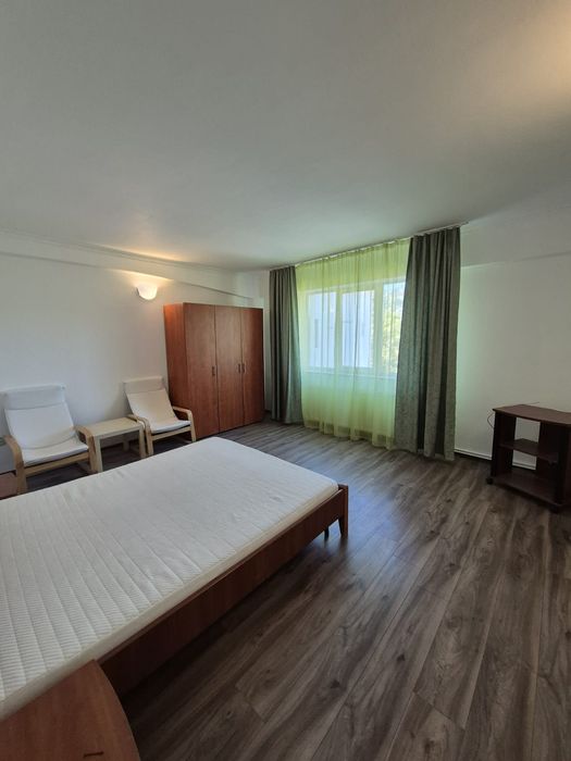Inchiriez apartament 4 camere centrul istoric