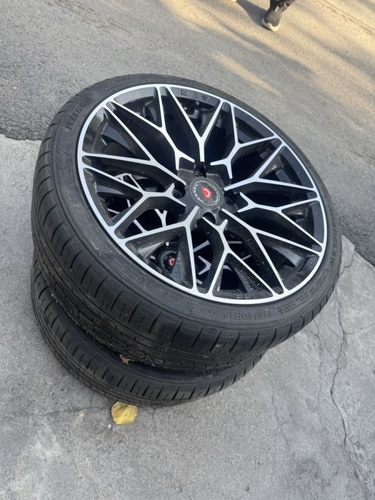 Diska balon 215/40/R18 Диска балон Vossen