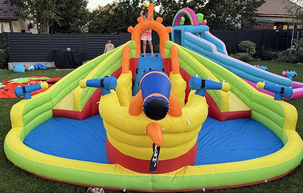 Tobogane/castele gonflabile- evenimente /petreceri/ spatiu de joaca