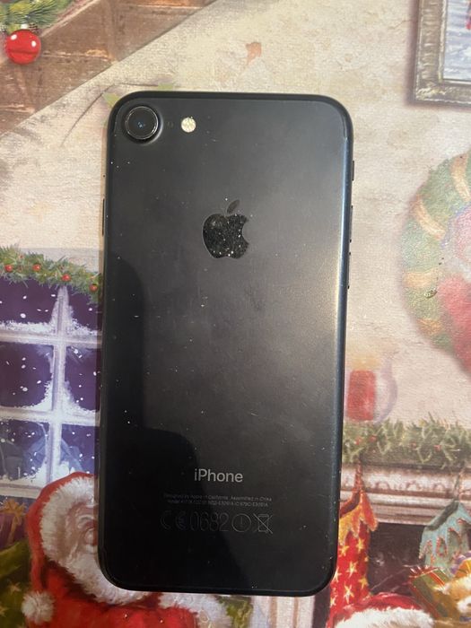 Айфон 7 продам срочно