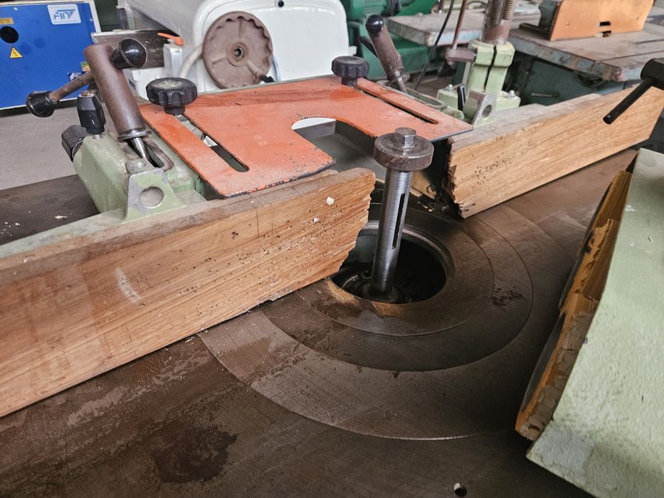 дървообработваща фреза с подавател 4 вида обороти