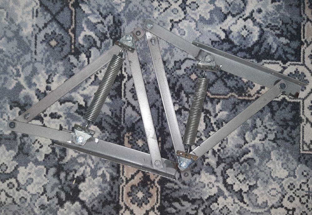 Продавам ъглови легла (без матрак)