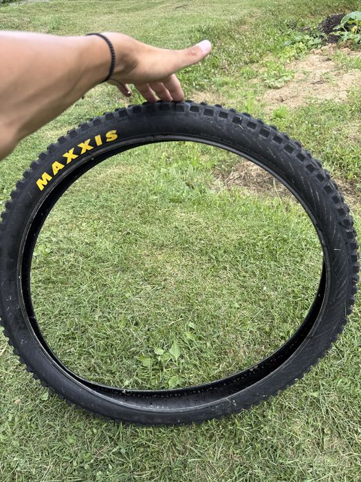 Maxxis Assegai and Maxxis Minion DHR ll