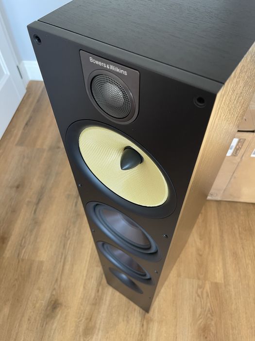 Bowers & Wilkins 683 S2  una bucată